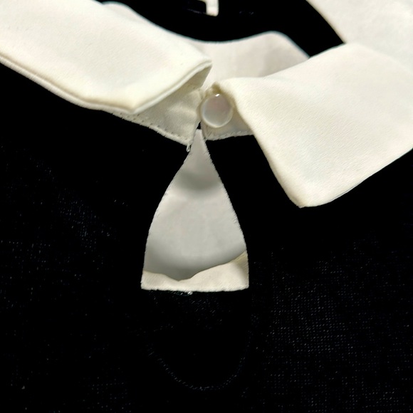 Woman’s size XS sweater with mesh sleeves, collar neck. - Picture 6 of 6